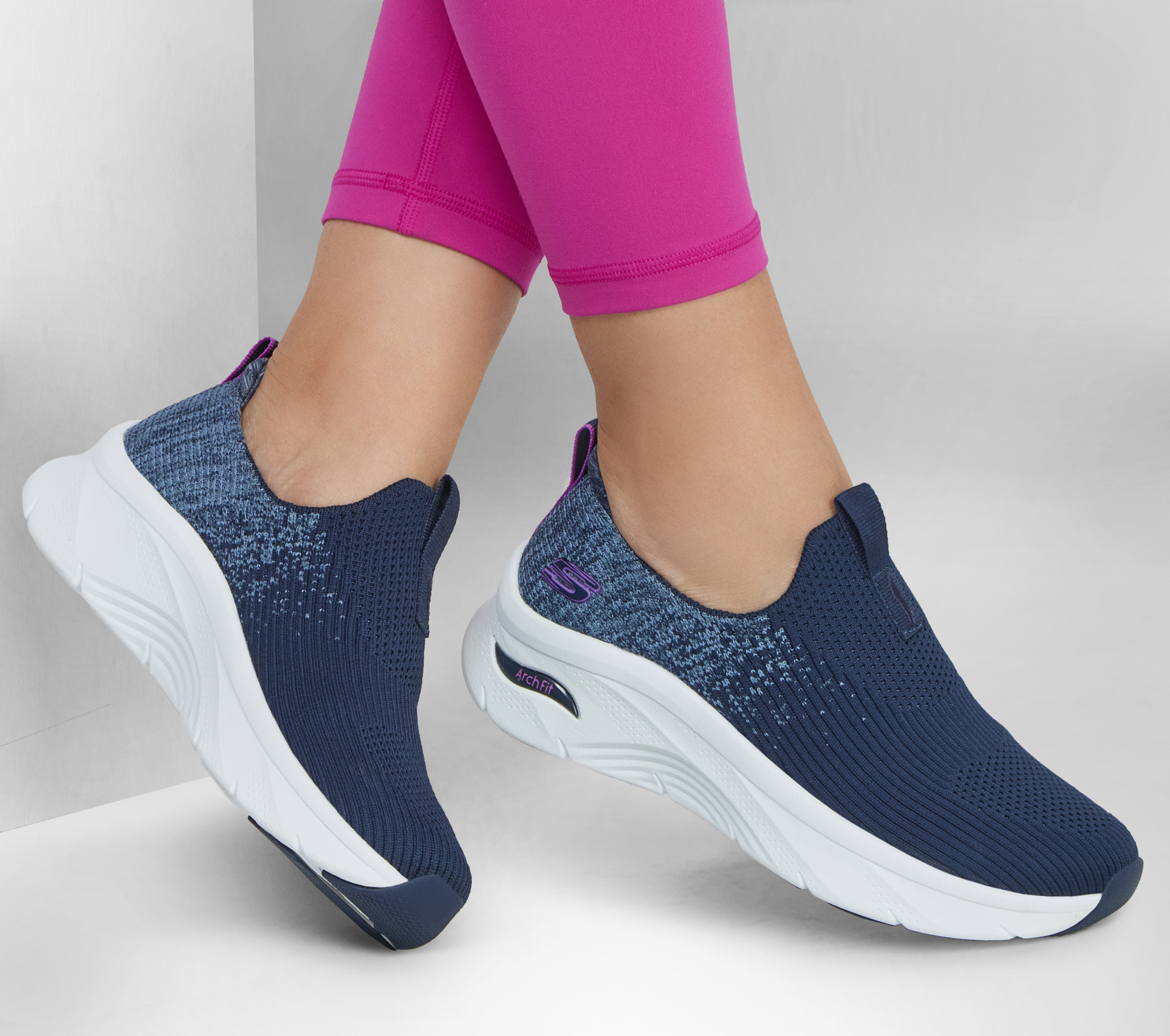 Relaxed Fit: Arch Fit D'Lux Key Journey SKECHERS CH